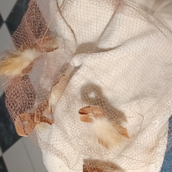 Vintage Set of 2 Net Veils, dark brown velvet bows and tear drops, tan velvet - Picture 7 of 11